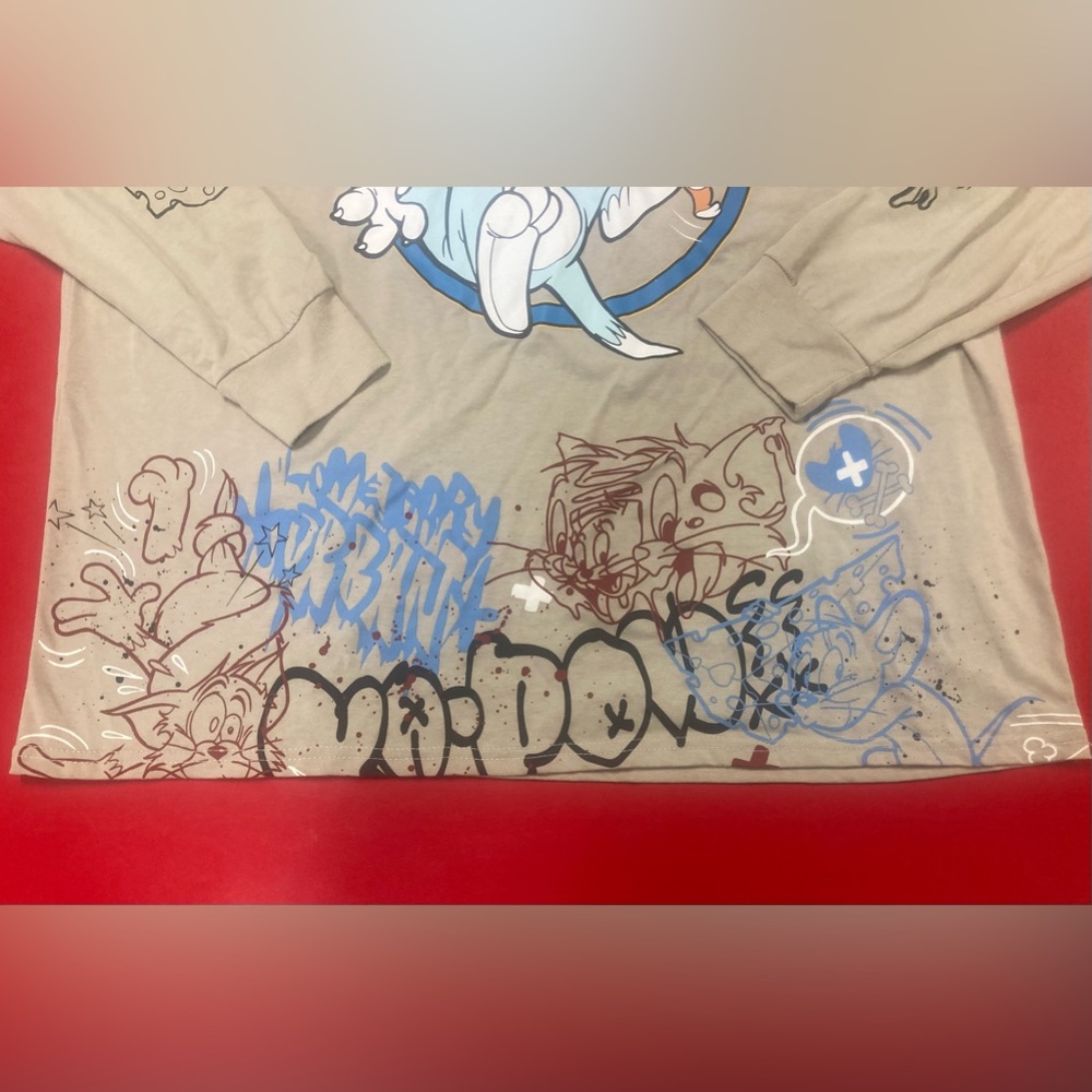 2021 Tom and Jerry Cartoon All Over Print Tan Long Sleeve Shirt Size 2XL - Picture 6 of 7